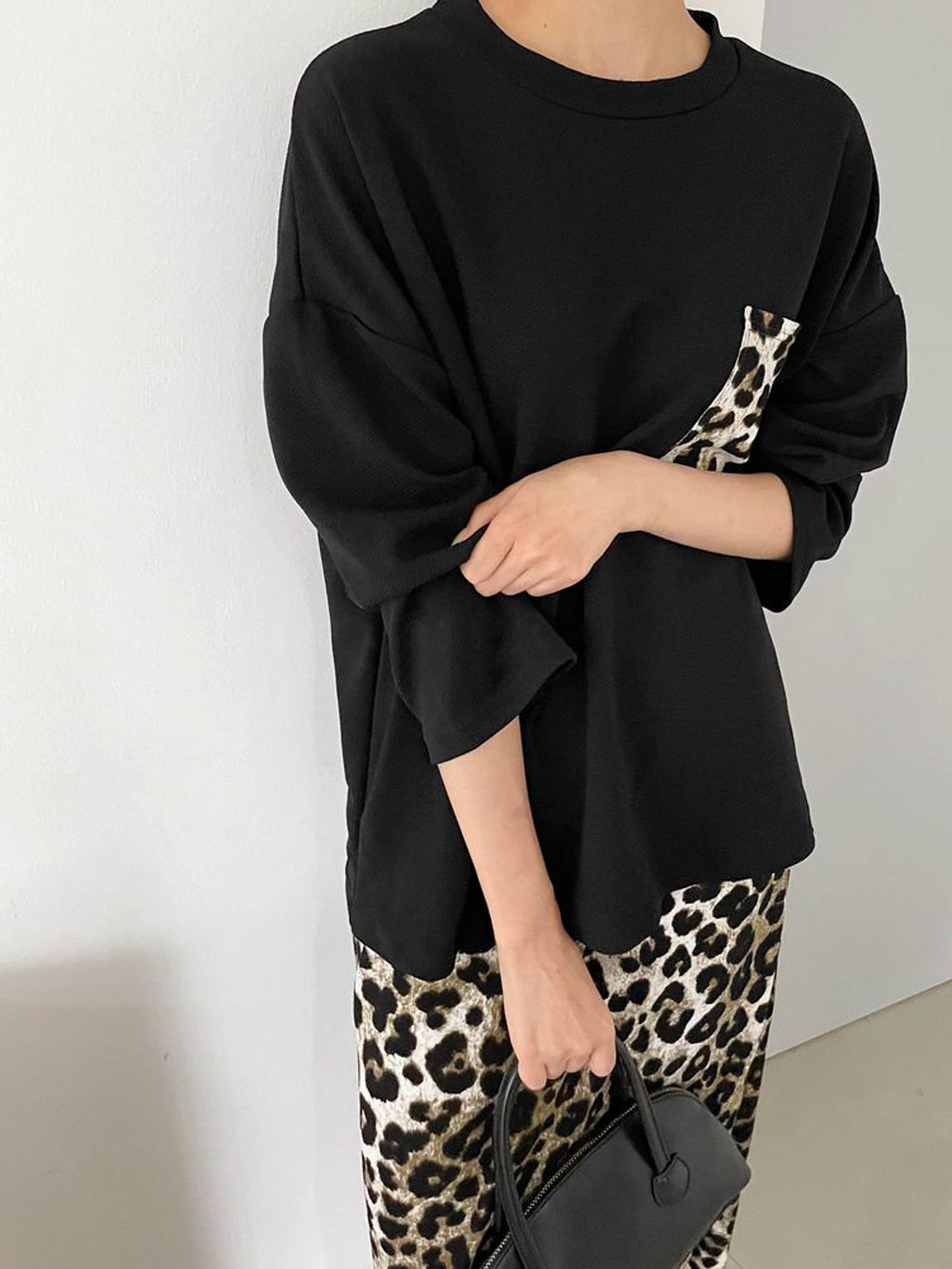 2pc-Set Soft Loungewear Black Leopard Print Long Sleeve Casual Wear Top Bottom Skirt Pajama Set / LEO / One Size