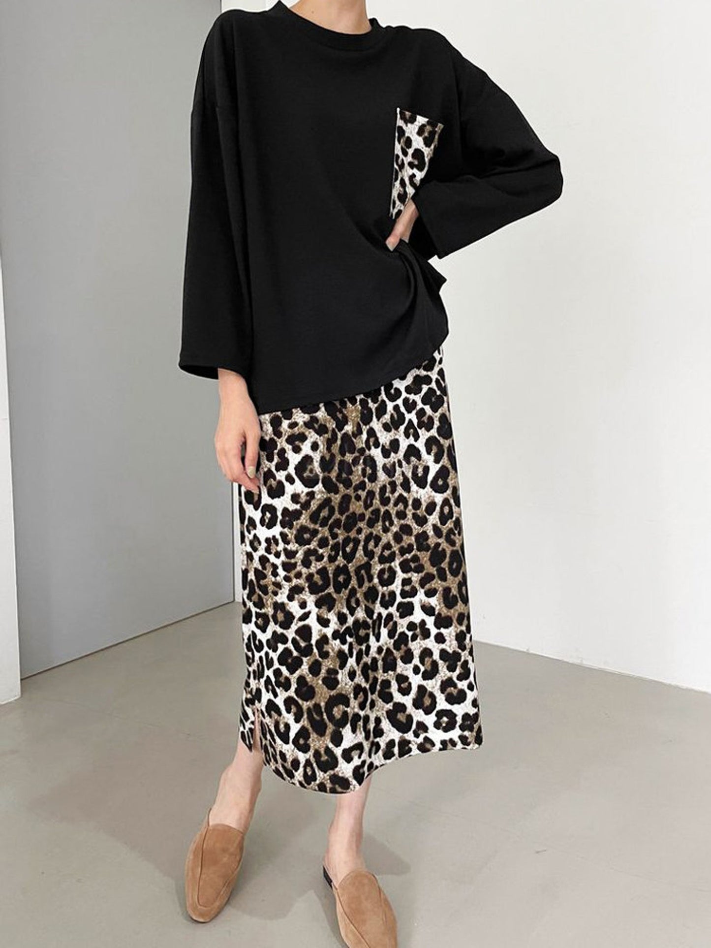 2pc-Set Soft Loungewear Black Leopard Print Long Sleeve Casual Wear Top Bottom Skirt Pajama Set / LEO / One Size